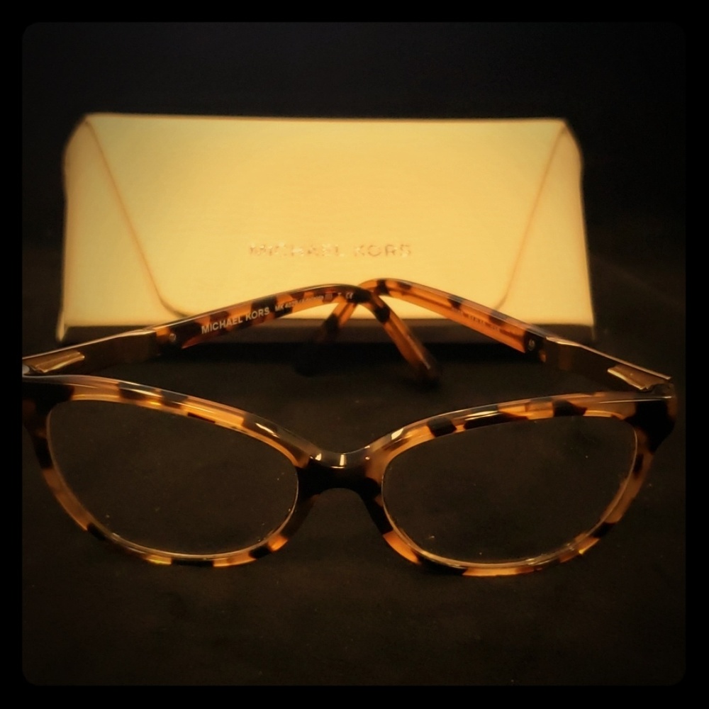 Michael horse reading glasses